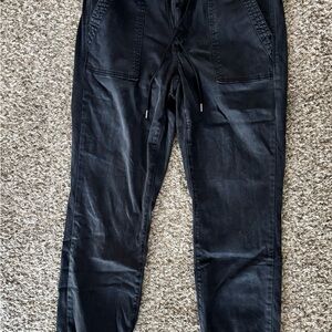 American Eagle Black Jegging Joggers, Size 8 short. NWT